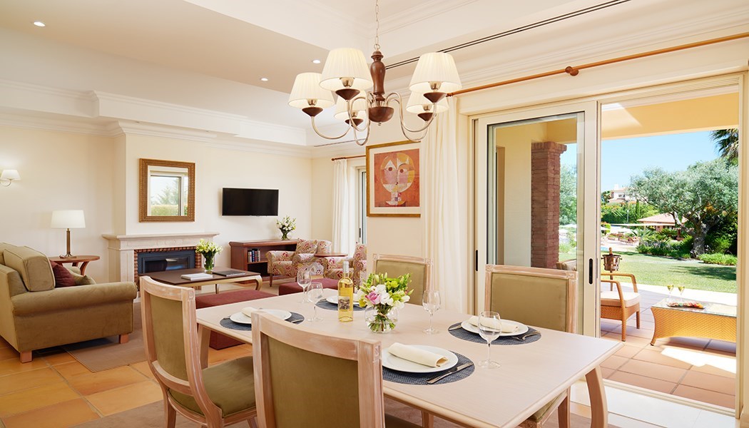 website-image-cascade-linked-villa-dining-room-2018